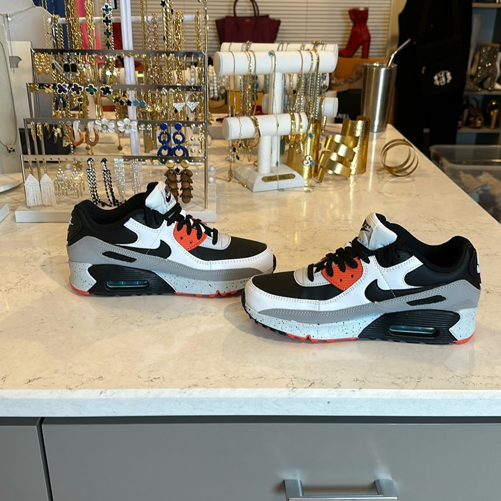 Nike Air Max 90 LTR white/orange/gray/black size youth 7/womens 8.5 sneakers